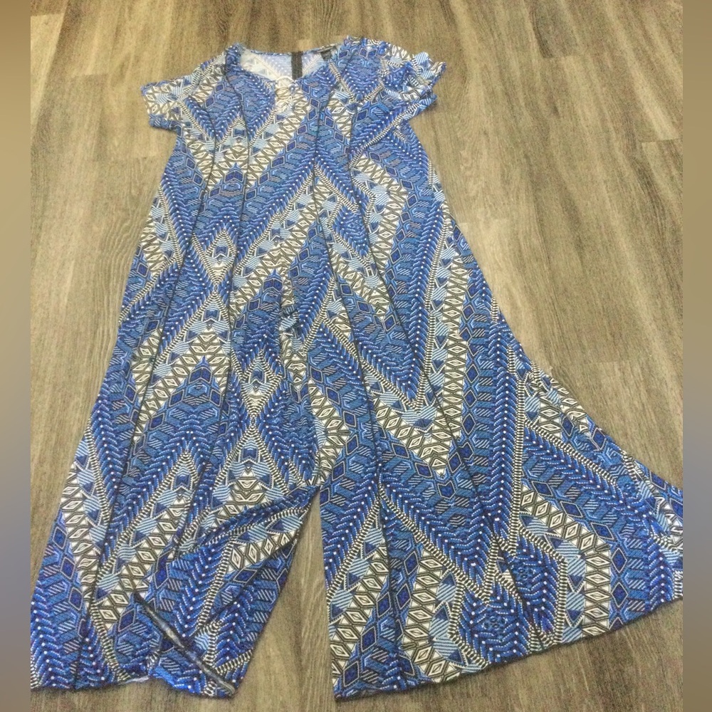 NWOT Geometric Jumpsuit Wide Leg Blue Black White Size 26-28